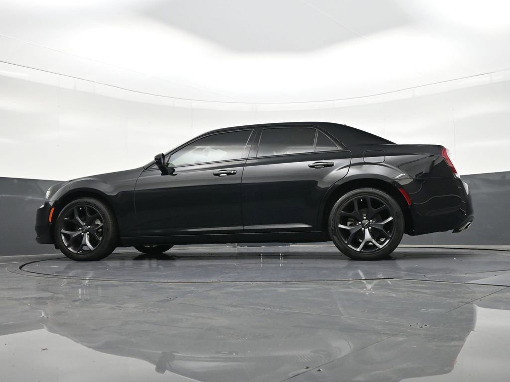 Used 2023 Chrysler 300 Touring w/ Sport Appearance Package image 26