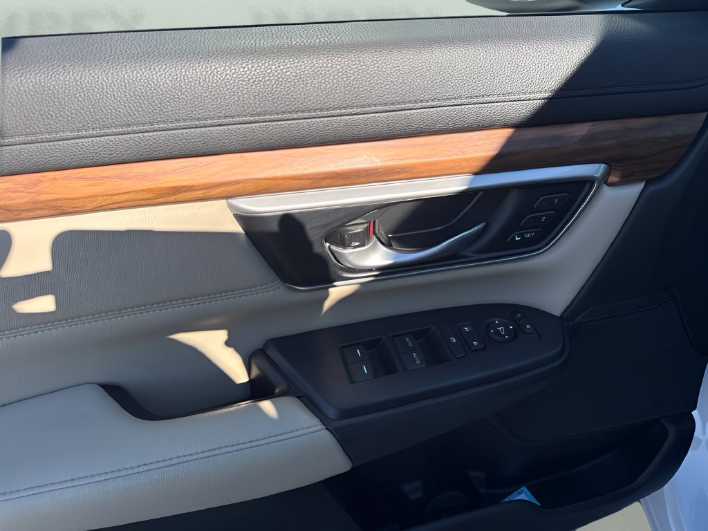 Used 2022 Honda CR-V Touring image 25