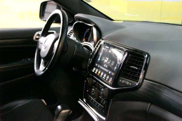 Used 2019 Jeep Grand Cherokee Altitude AWD/4WD image 10