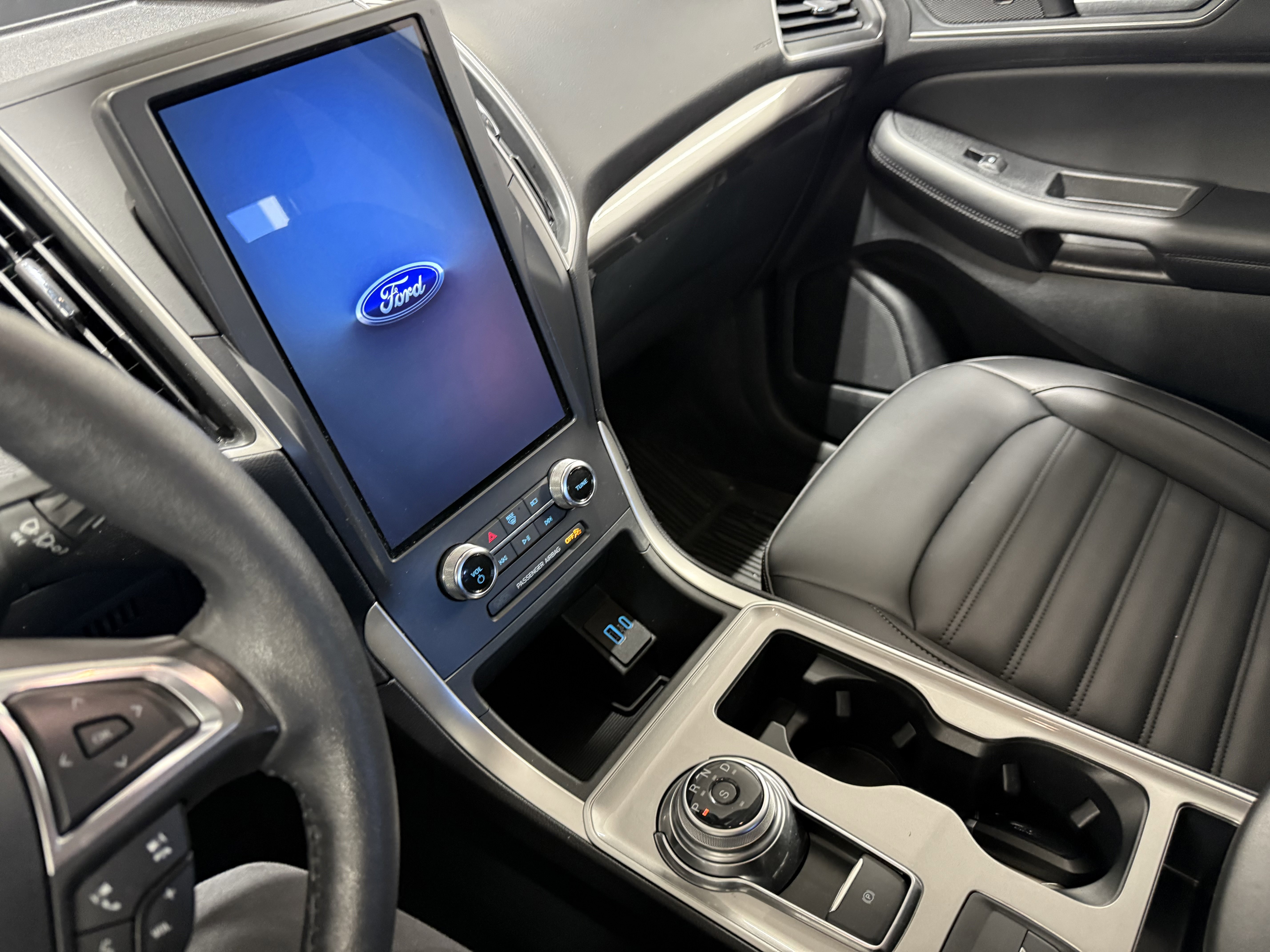 Used 2024 Ford Edge SEL image 11