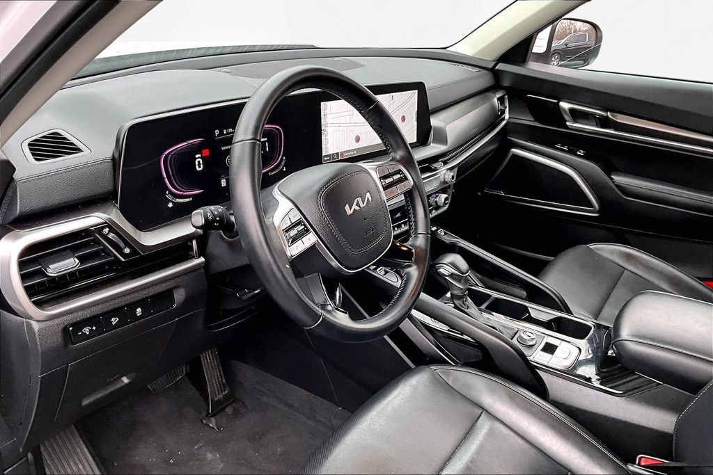 Used 2024 Kia Telluride S image 14