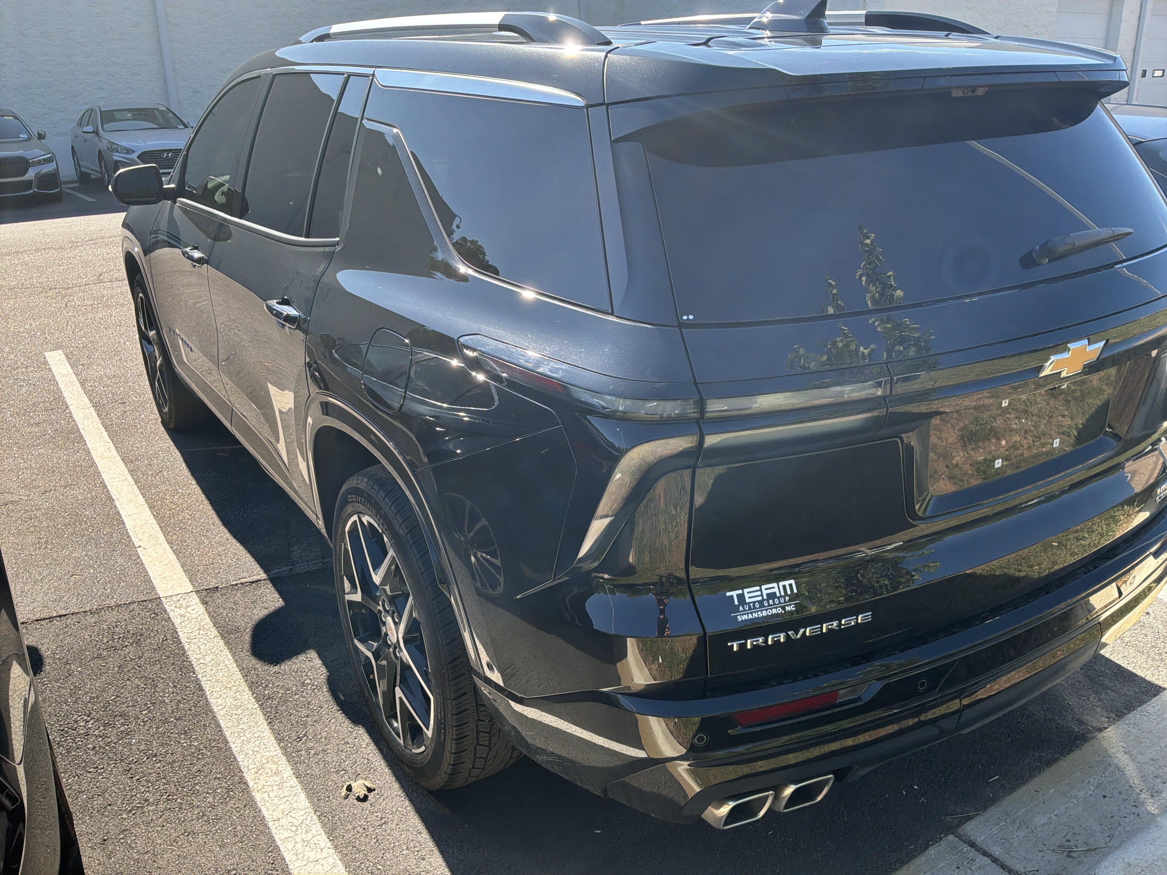 Used 2025 Chevrolet Traverse High Country FWD image 6