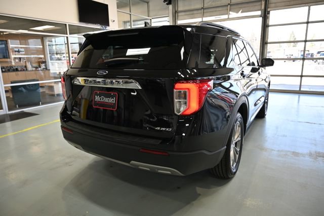Used 2022 Ford Explorer XLT w/ Equipment Group 202A image 5