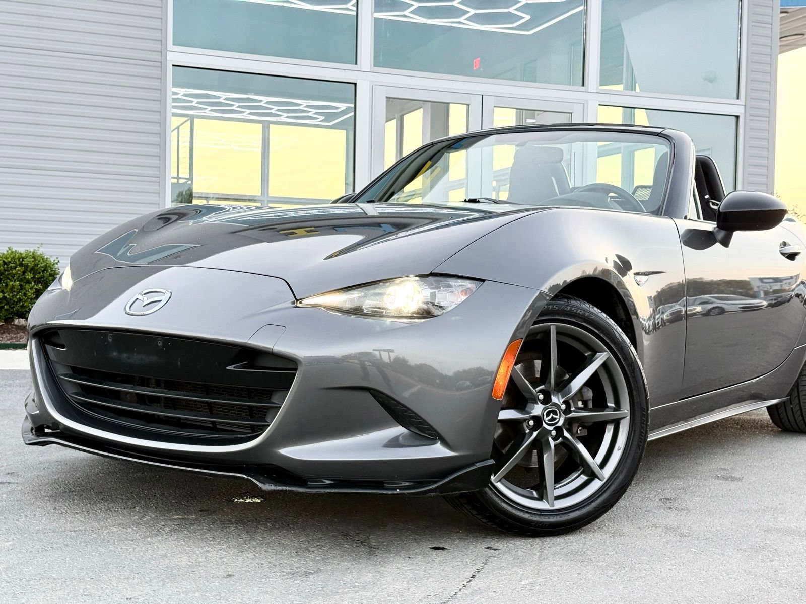 Used 2018 MAZDA MX-5 Miata Club image 7