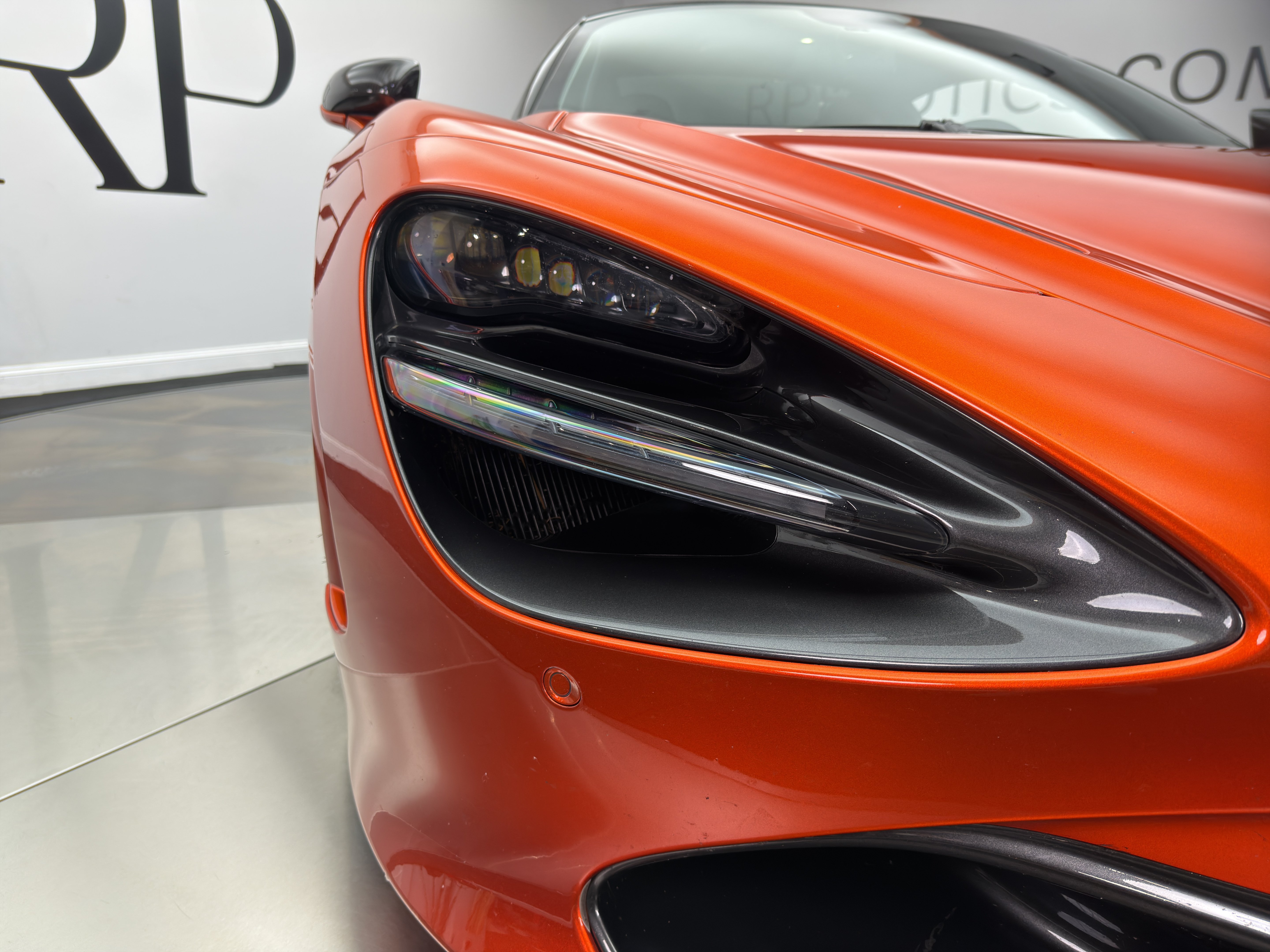 Used 2020 McLaren 720S Spider RWD image 18