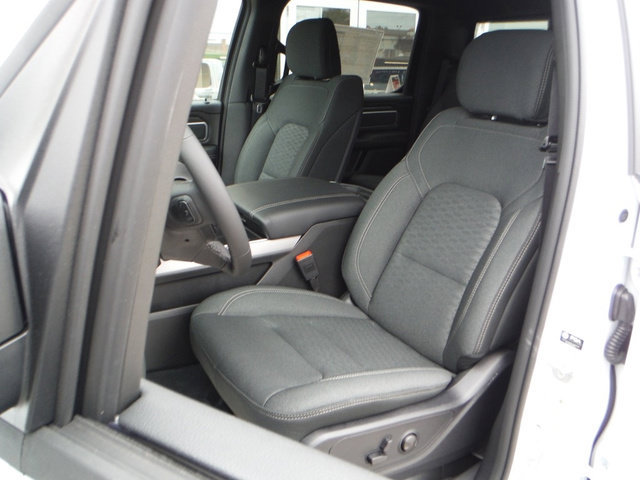 New 2027 RAM 1500 4x4 Crew Cab image 4