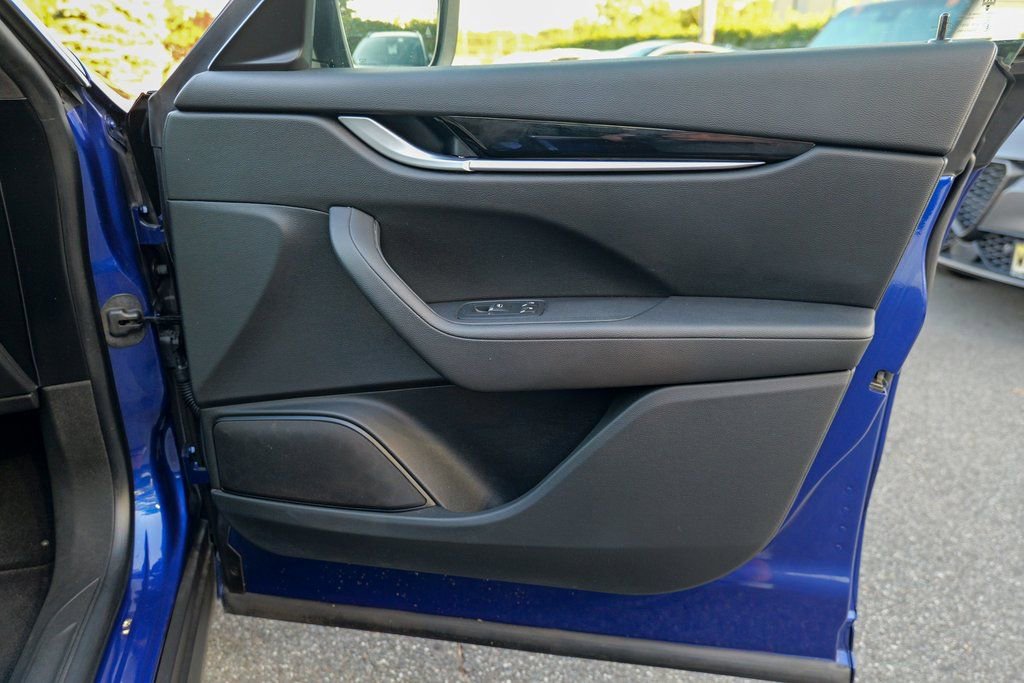 Used 2022 Maserati Levante GT image 32