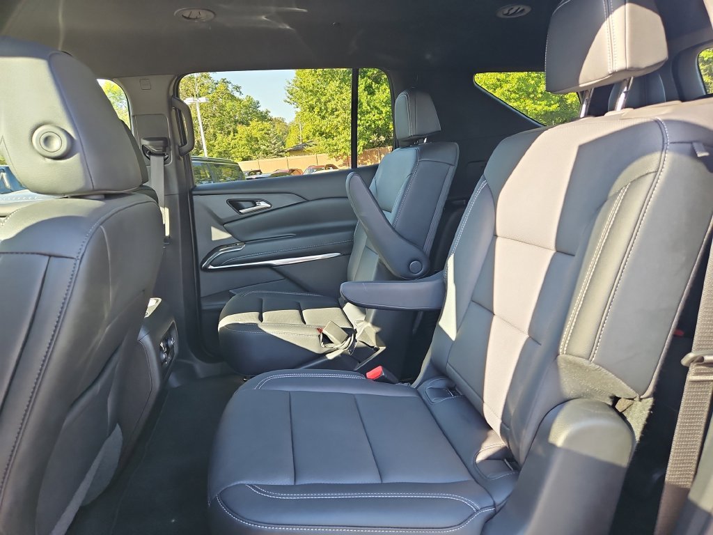 Used 2026 Chevrolet Traverse LT FWD image 15