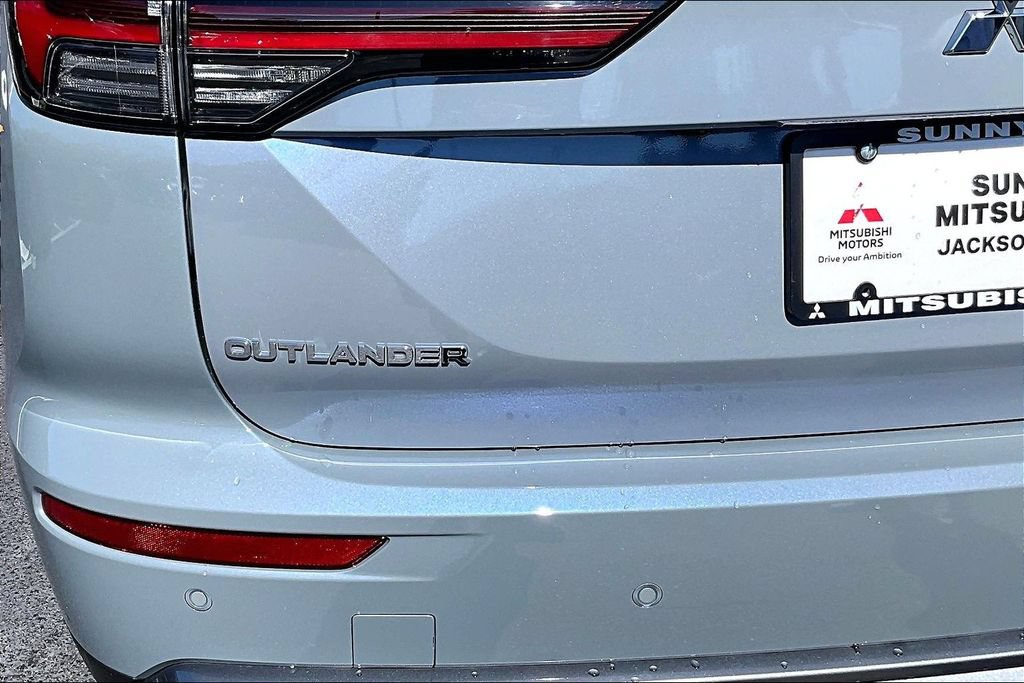 New 2026 Mitsubishi Outlander SE AWD/4WD image 9