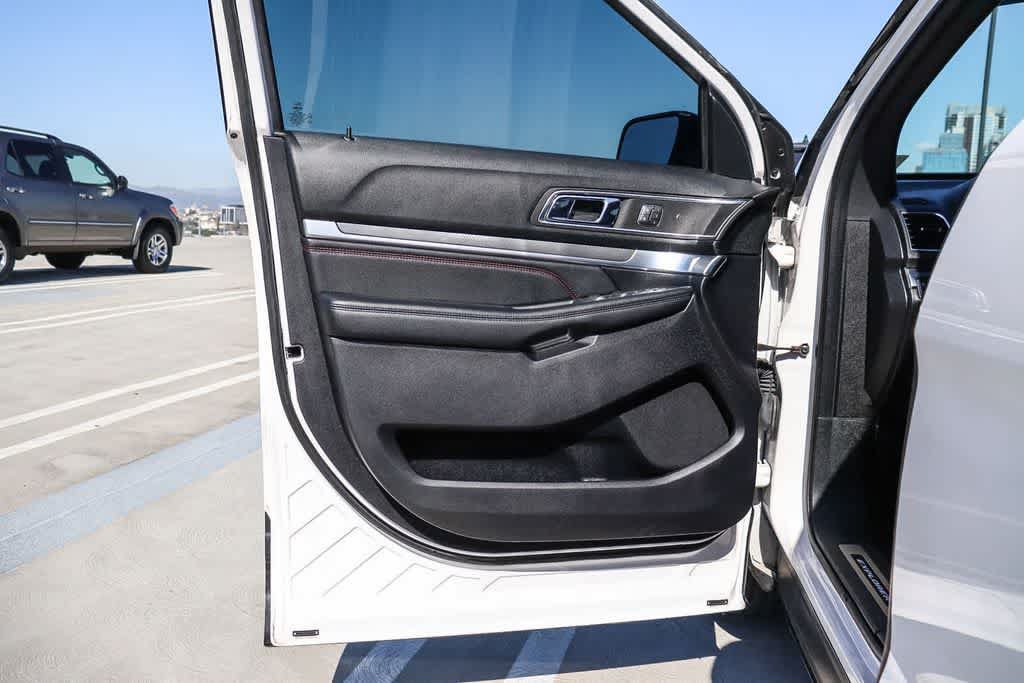 Used 2019 Ford Explorer Sport w/ Equipment Group 401A AWD/4WD image 24