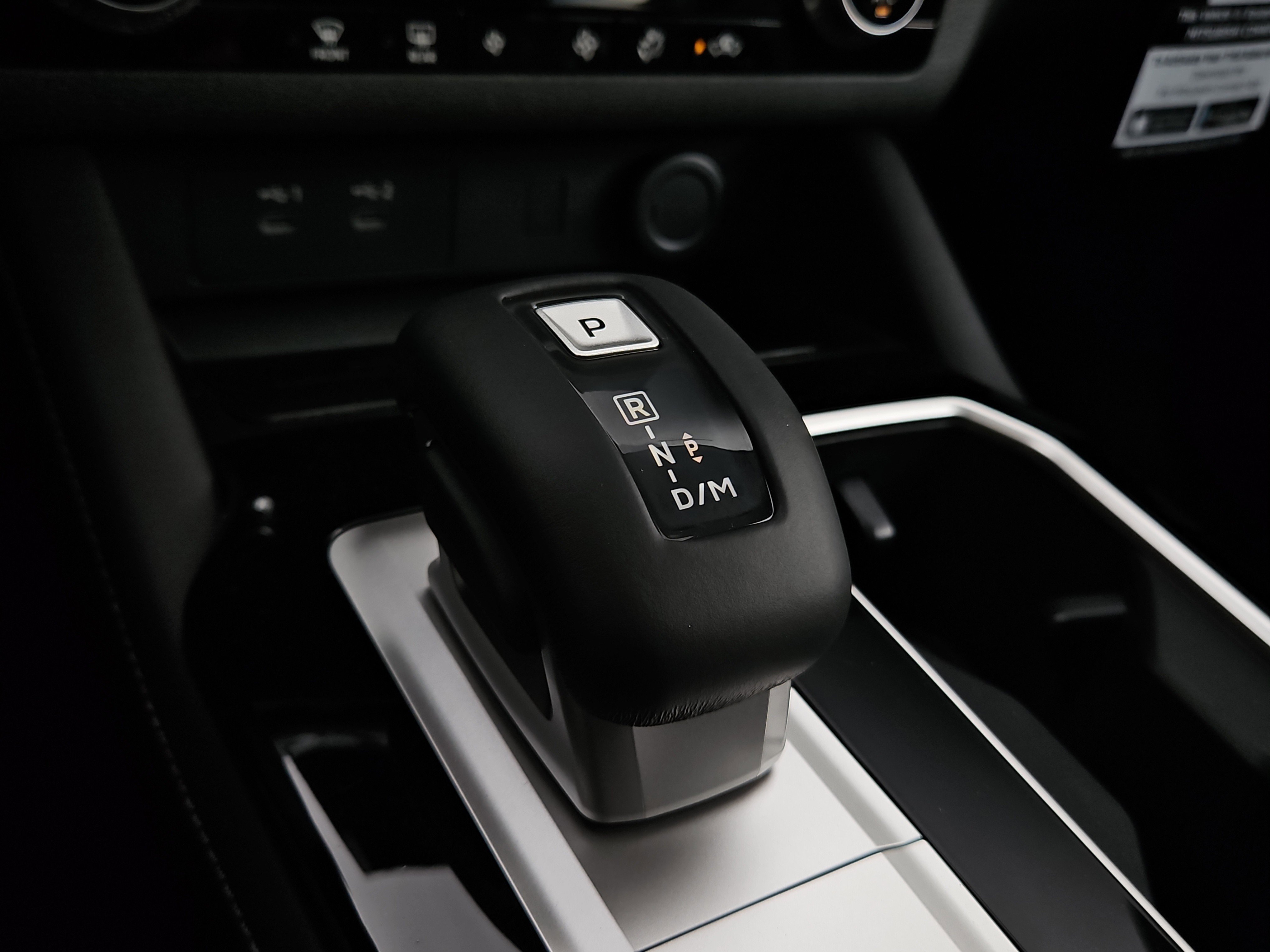 New 2025 Mitsubishi Outlander SE image 18