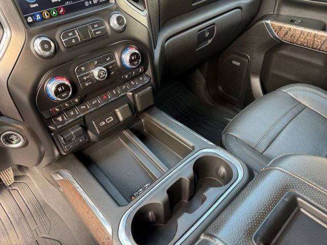 Used 2021 GMC Sierra 3500 Denali w/ Denali Ultimate Package AWD/4WD image 18