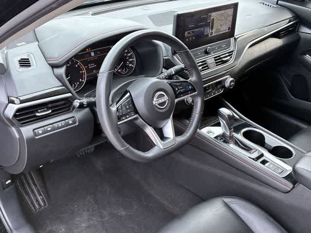 Used 2023 Nissan Altima 2.0 SR FWD image 2
