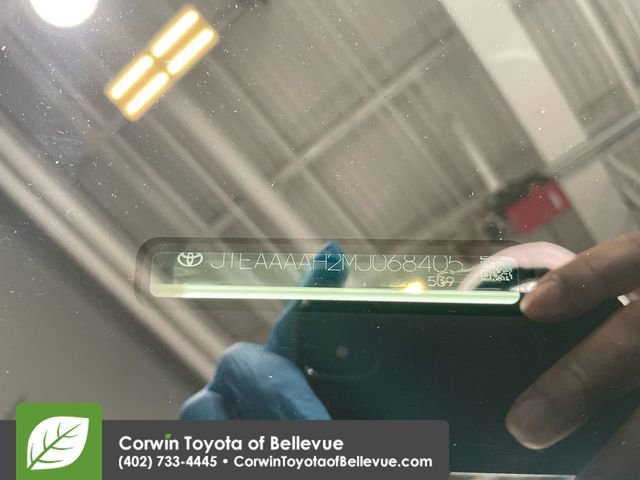 Certified 2021 Toyota Venza Limited image 28