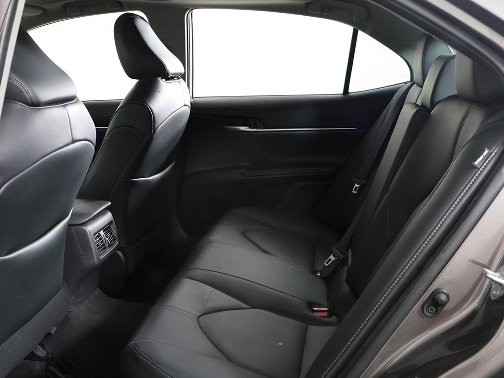 Used 2021 Toyota Camry XLE w/ Navigation Upgrade Package image 31