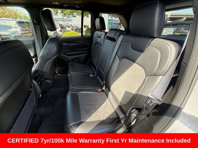 Certified 2025 Jeep Grand Cherokee Altitude AWD/4WD image 15