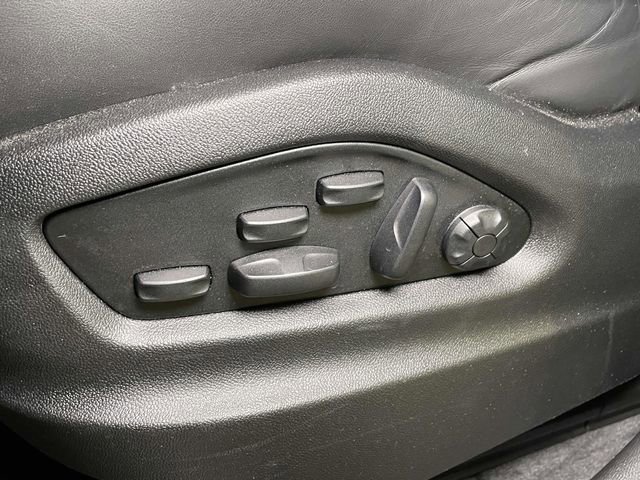 Certified 2025 Porsche Cayenne w/ Premium Package Plus image 17