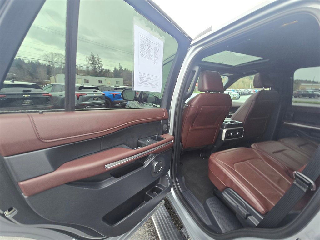 Used 2024 Ford Expedition Limited image 10