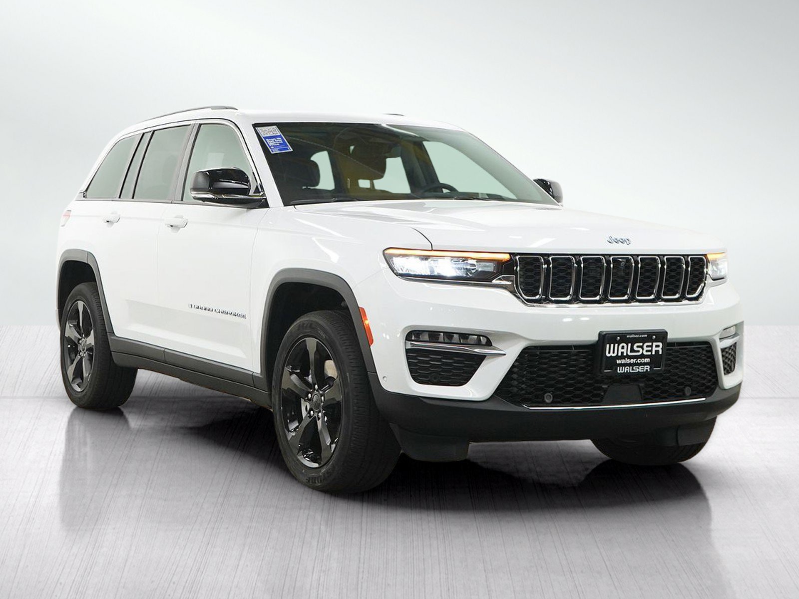 Used 2022 Jeep Grand Cherokee Limited 4xe w/ Luxury Tech Group II AWD/4WD image 7