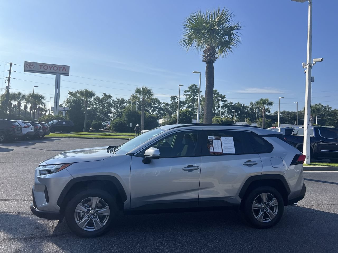 Used 2025 Toyota RAV4 XLE AWD/4WD image 7