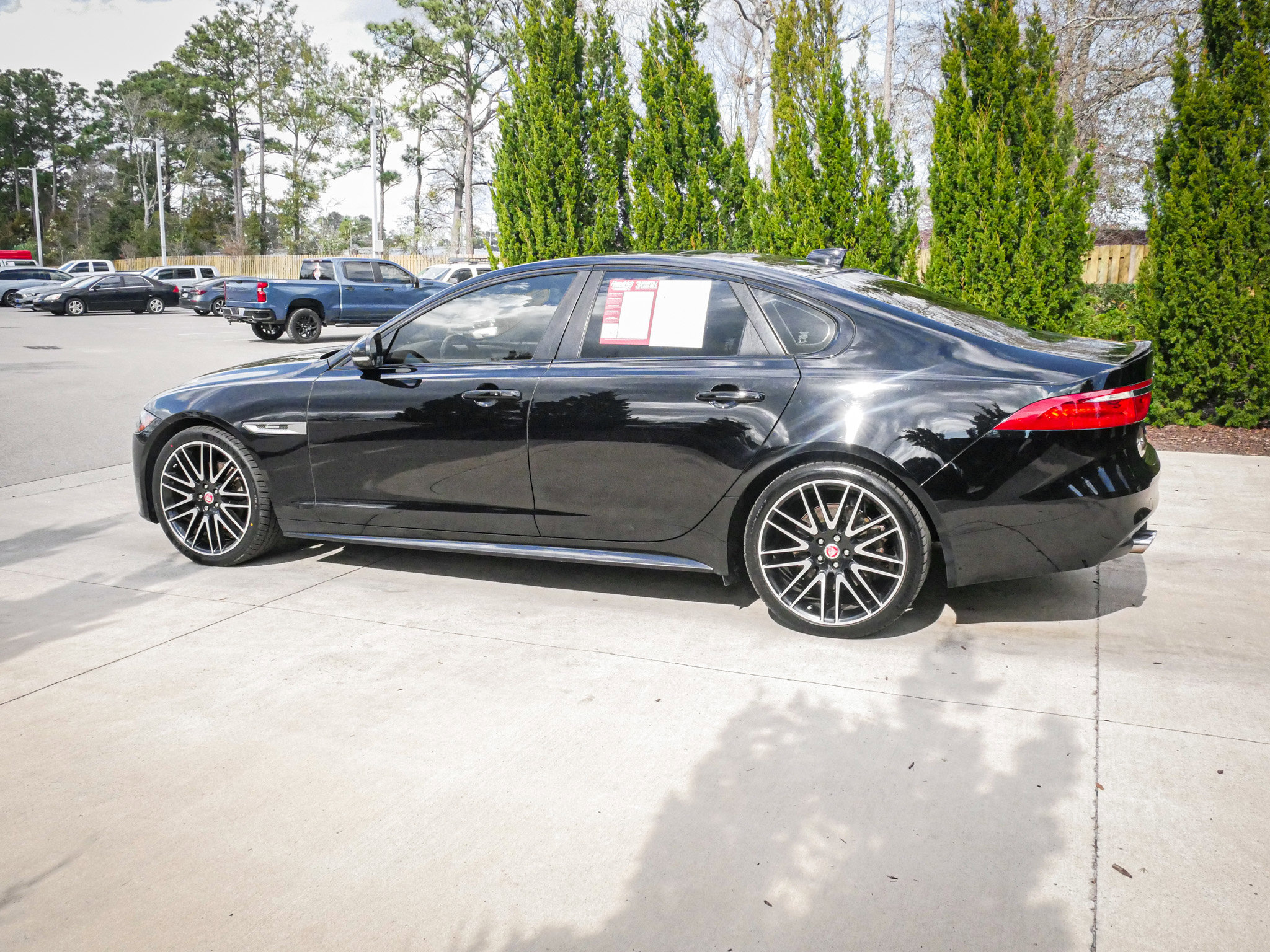 Used 2018 Jaguar XF R-Sport AWD/4WD image 7