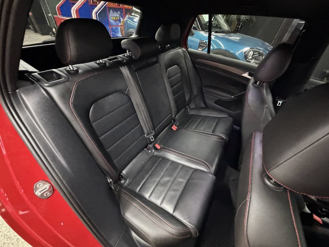 Used 2019 Volkswagen GTI SE FWD image 17