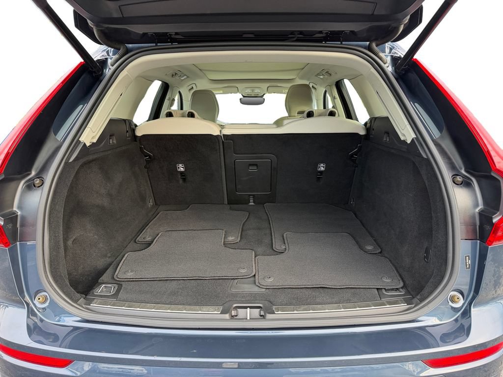 Certified 2024 Volvo XC60 B5 Plus w/ Climate Package AWD/4WD image 11