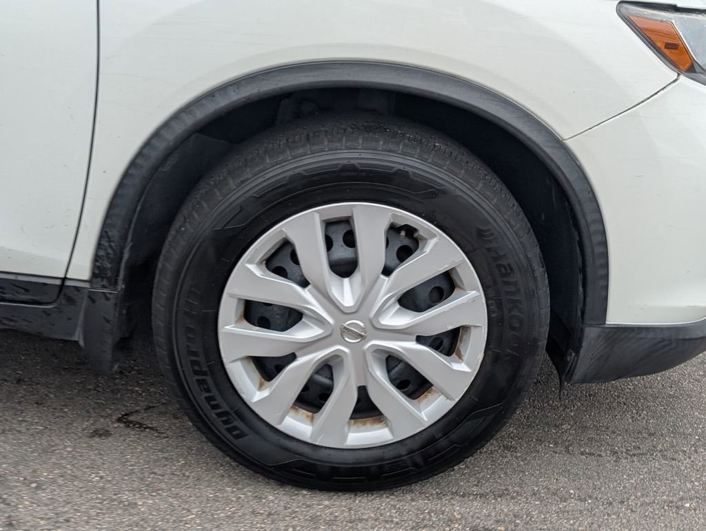 Used 2017 Nissan Rogue S image 9