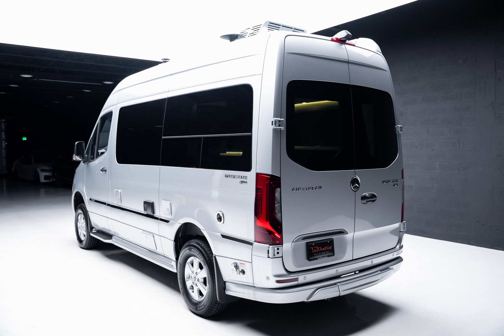 Used 2022 Mercedes-Benz Sprinter 144 Cargo image 25