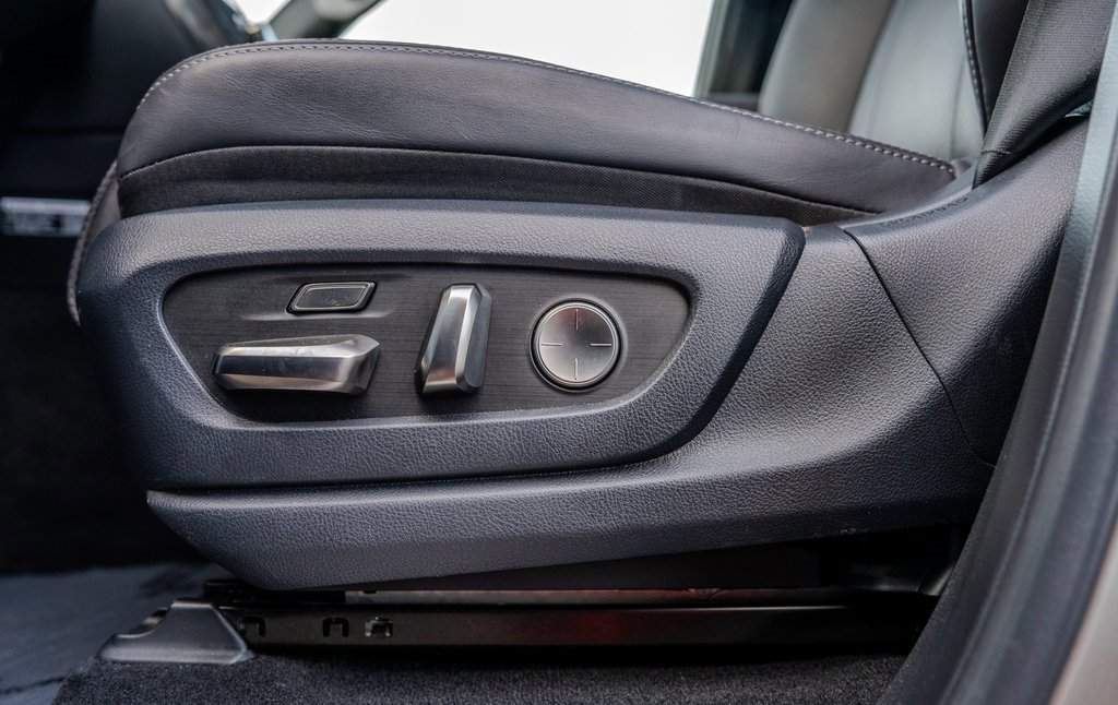 Used 2023 Lexus LX 600 4WD w/ Luxury Package image 17