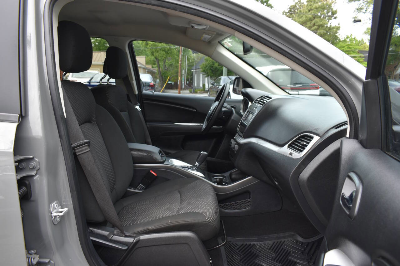 Used 2020 Dodge Journey SE FWD image 8
