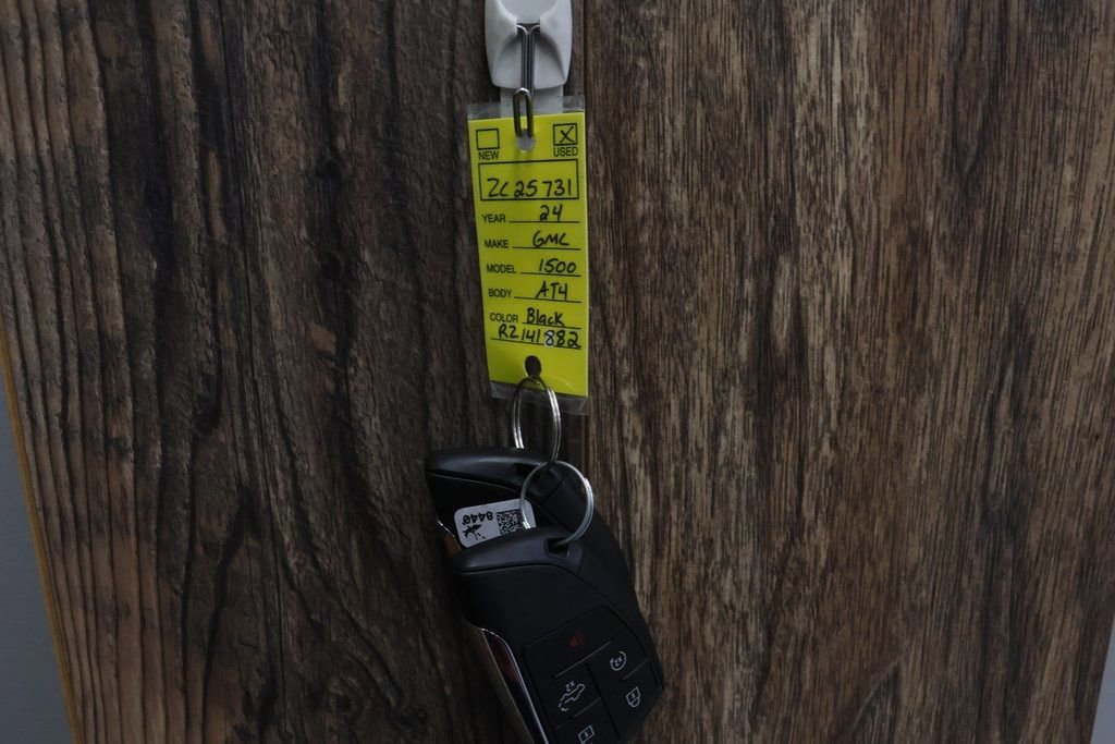 Used 2024 GMC Sierra 1500 AT4 w/ AT4 Preferred Package image 25