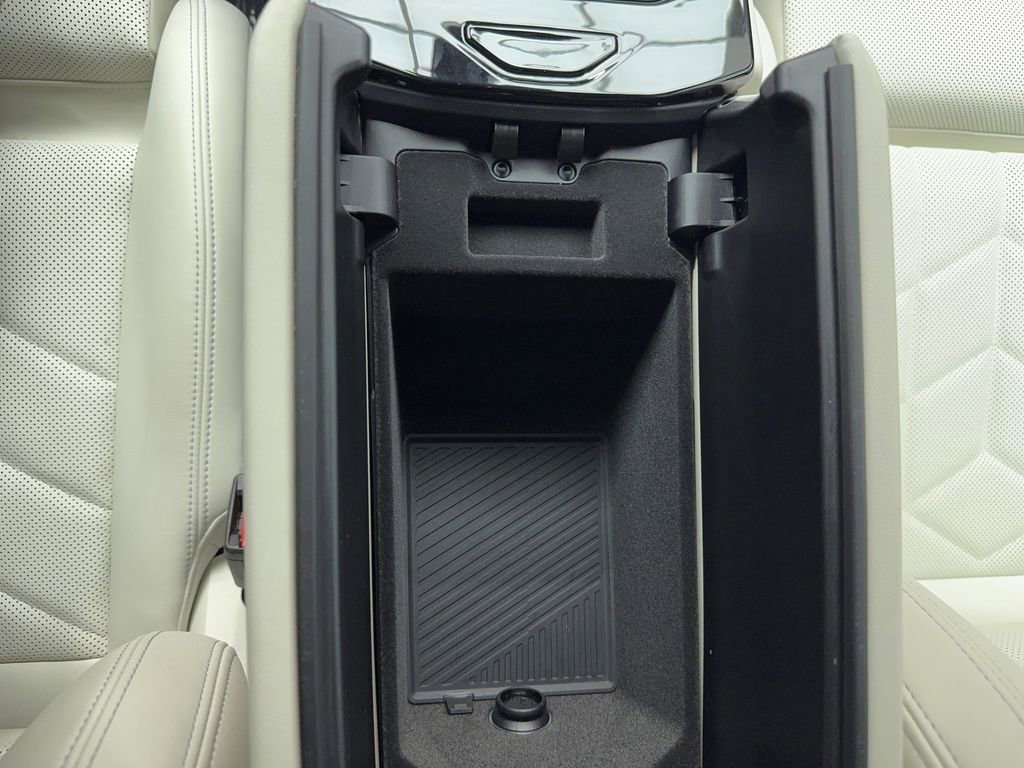 Used 2025 BMW i5 eDrive40i w/ Executive Package image 34