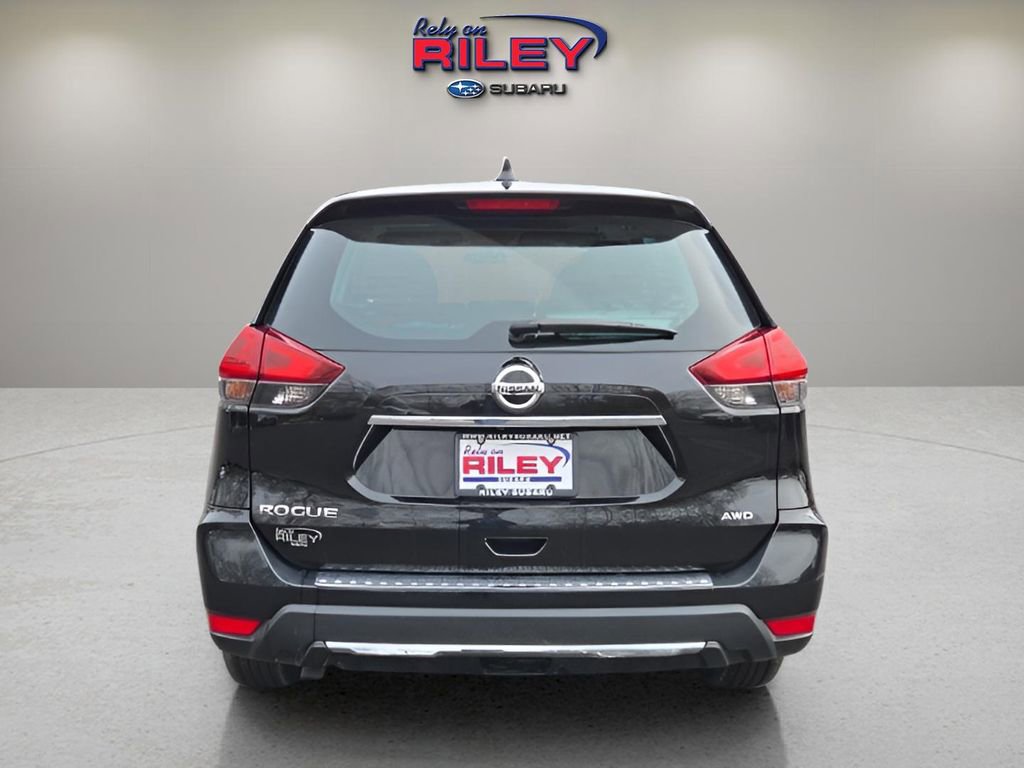Used 2018 Nissan Rogue S image 4
