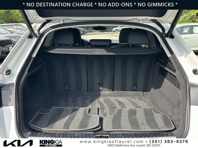 Used 2023 Audi Q8 Premium Plus AWD/4WD image 17