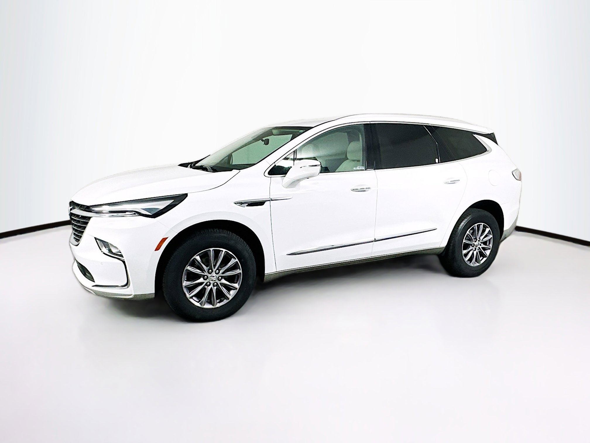 Used 2024 Buick Enclave Essence w/ Technology Package image 4