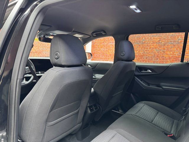 Used 2025 Chevrolet Equinox LT w/ Safety and Technology Package image 23