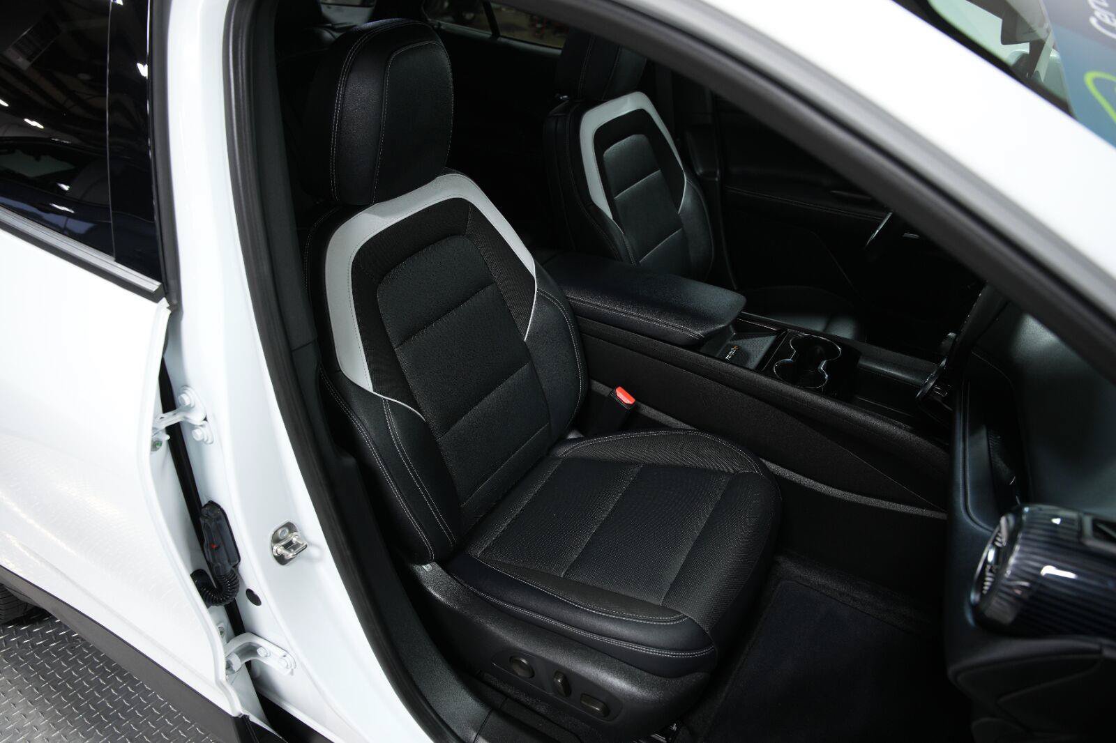 Certified 2024 Chevrolet Blazer EV LT AWD/4WD image 22
