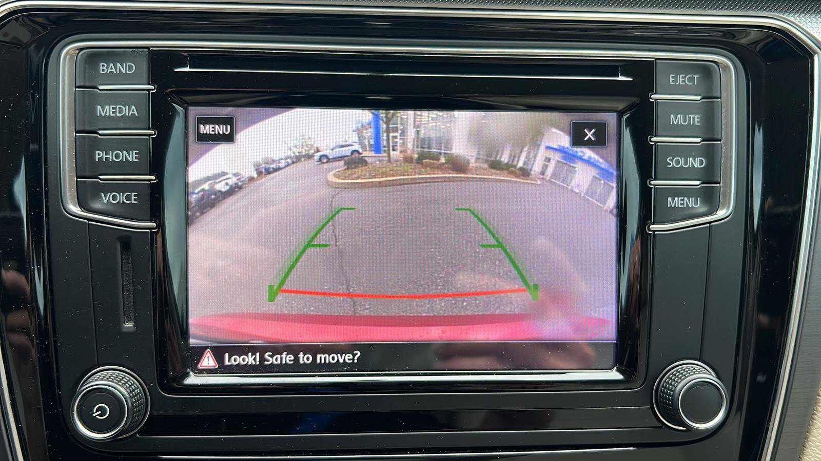 Used 2017 Volkswagen Passat 1.8T R-Line w/ R-Line Lighting Package image 26