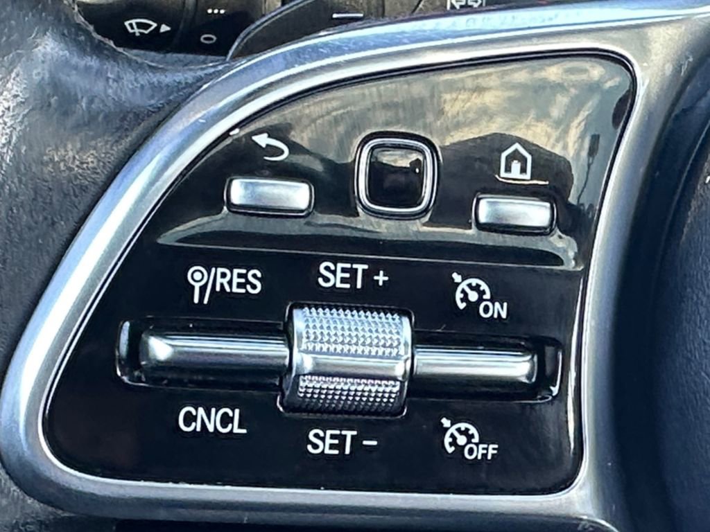 Used 2020 Mercedes-Benz GLC 300 4MATIC image 21