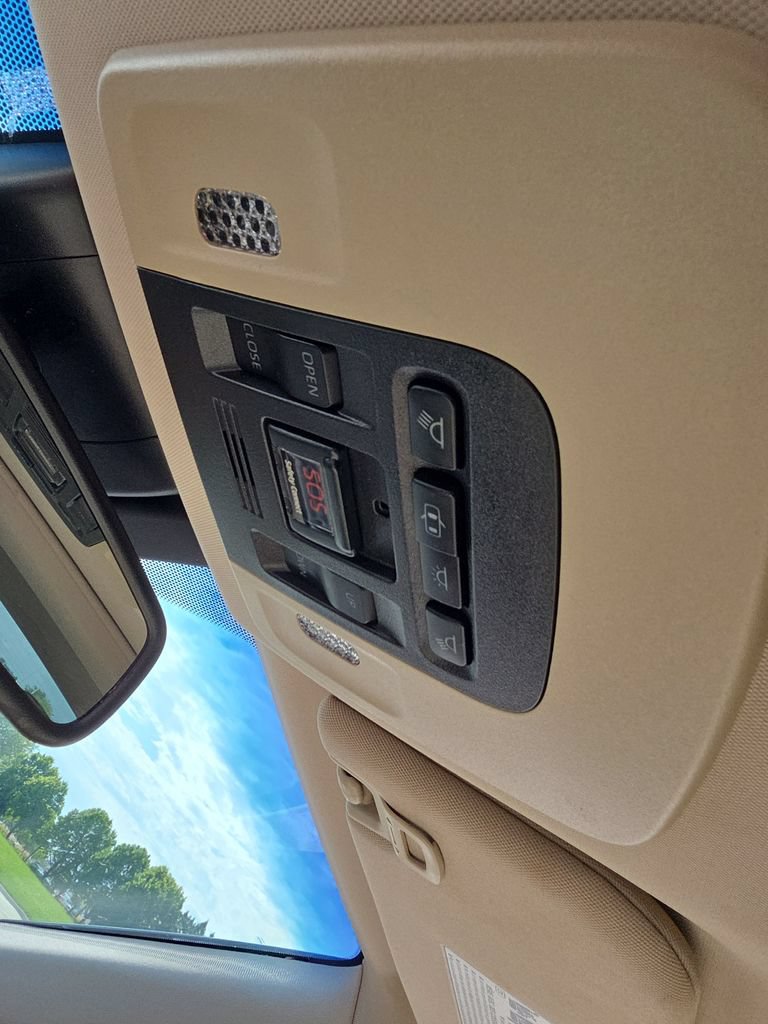 Used 2019 Toyota Avalon XLE w/ Moonroof Package FWD image 24