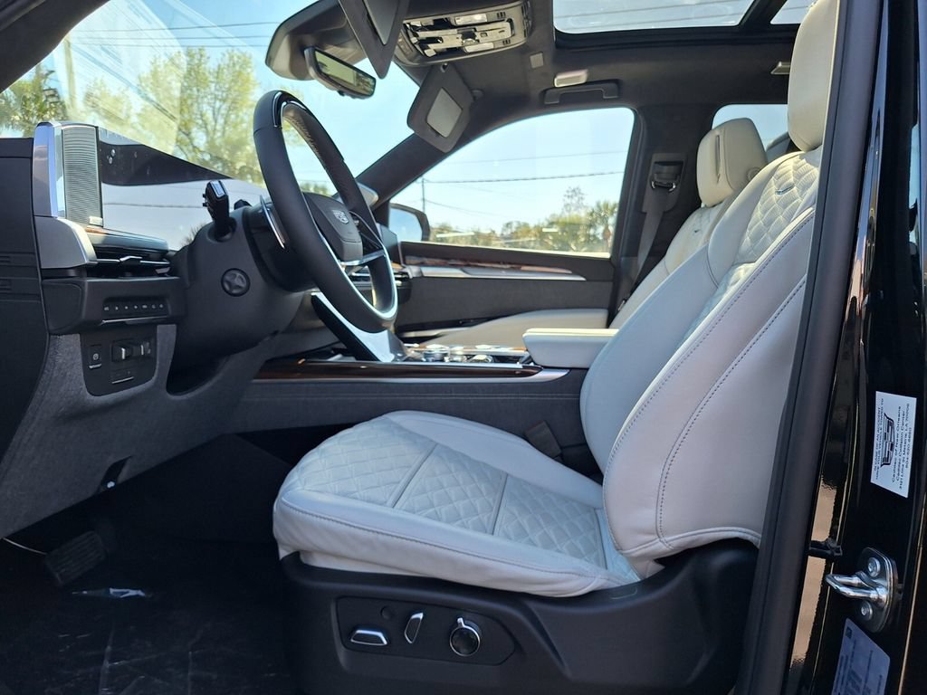 Used 2026 Cadillac Escalade ESV Platinum Sport w/ LPO, ONYX Package AWD/4WD image 14