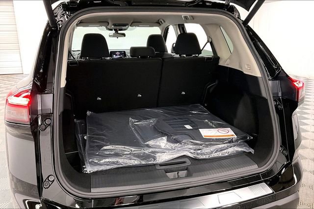 New 2026 Nissan Rogue SV FWD image 36