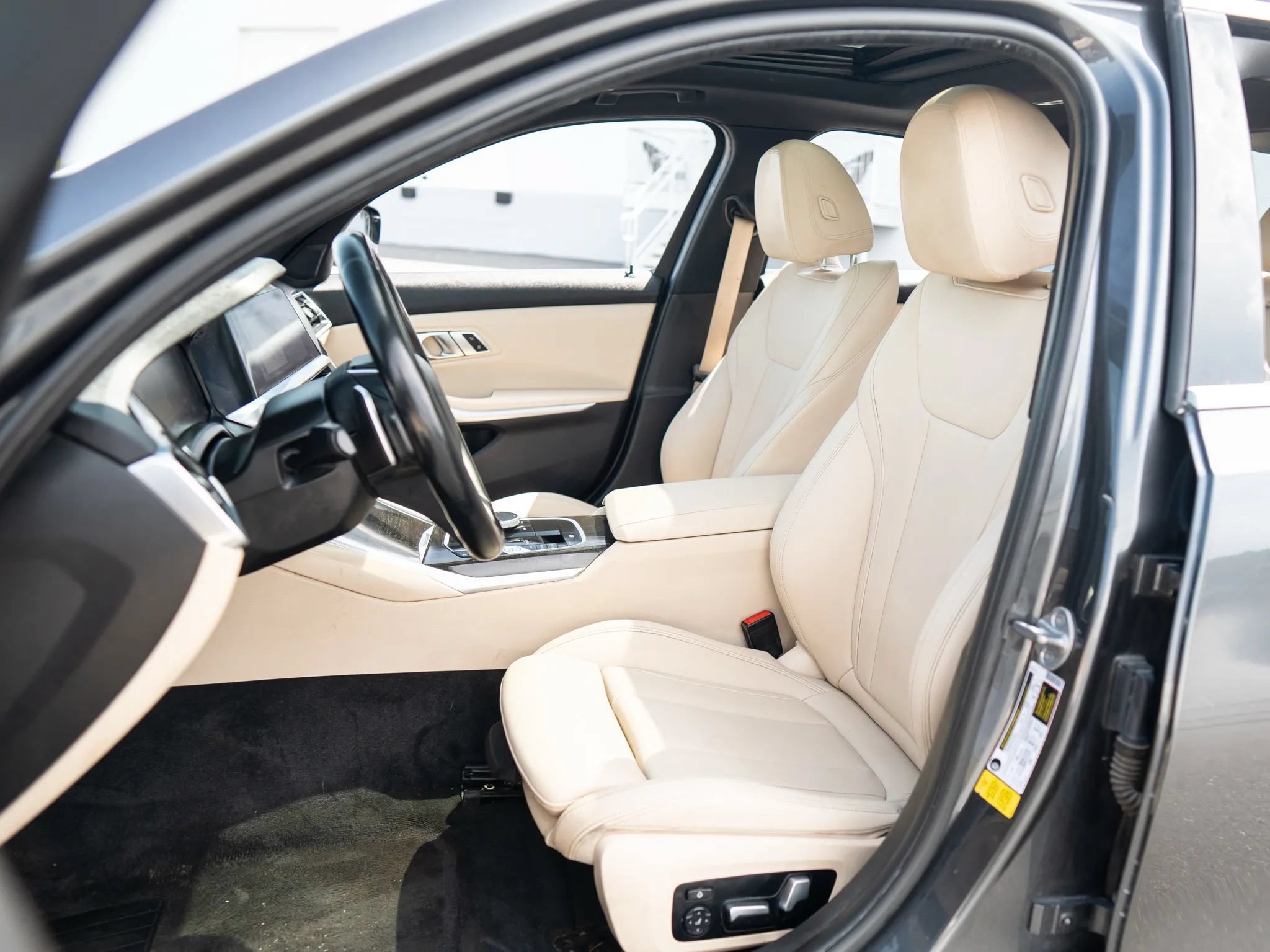 Used 2020 BMW 330i Sedan w/ Convenience Package RWD image 27
