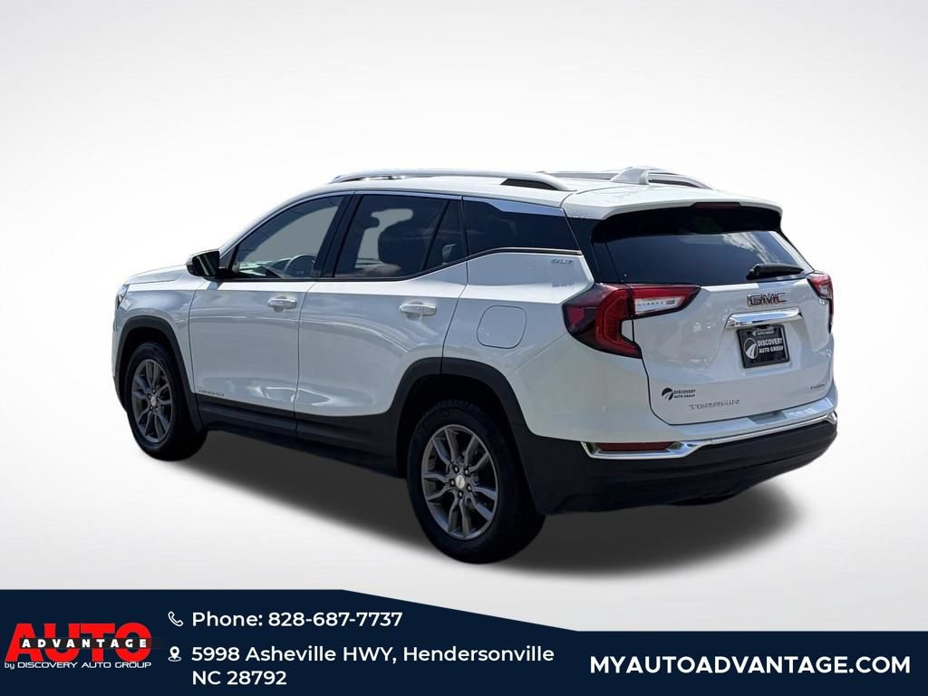 Used 2024 GMC Terrain SLT AWD/4WD image 4
