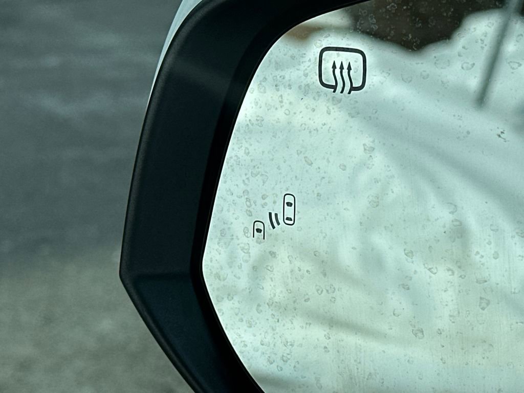 Used 2025 Toyota Sienna LE image 16