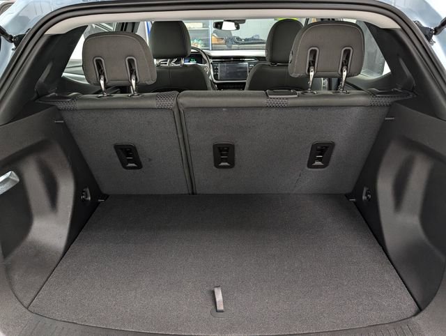 Certified 2023 Chevrolet Bolt EUV LT w/ Comfort Package FWD image 15