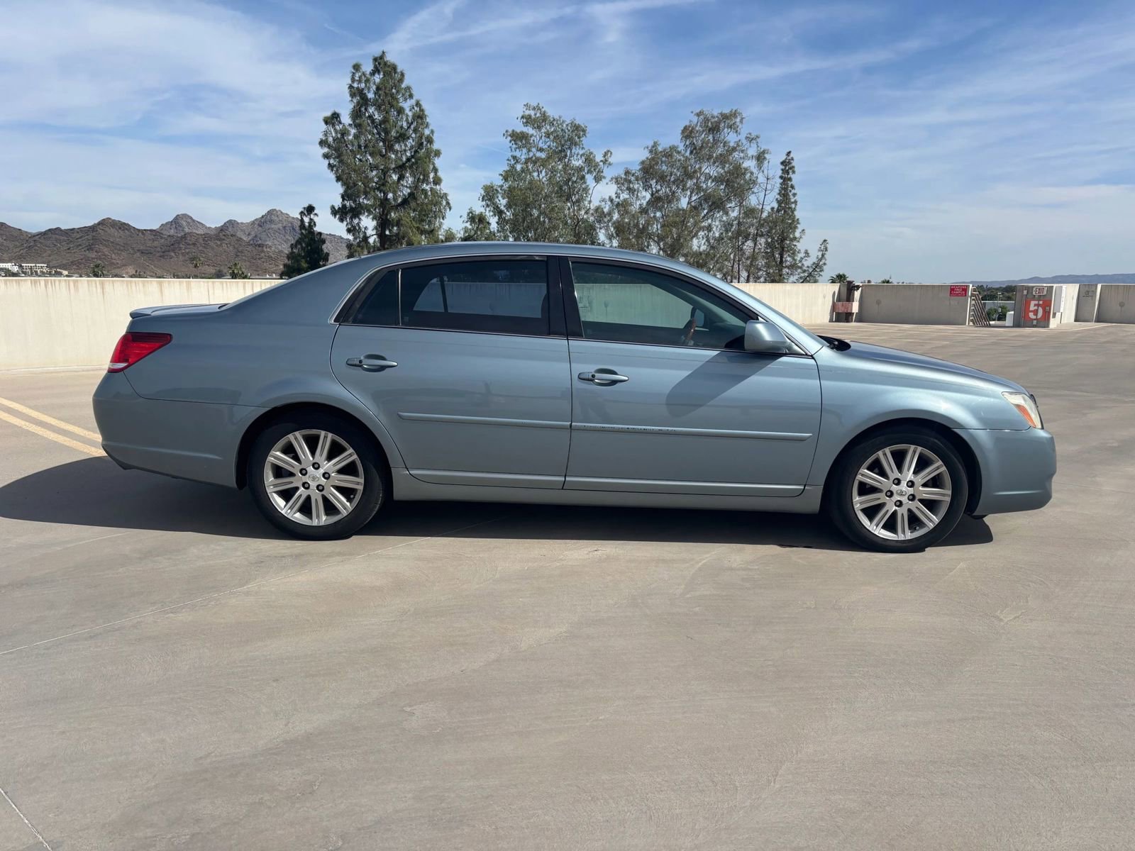 Used 2006 Toyota Avalon XL image 4