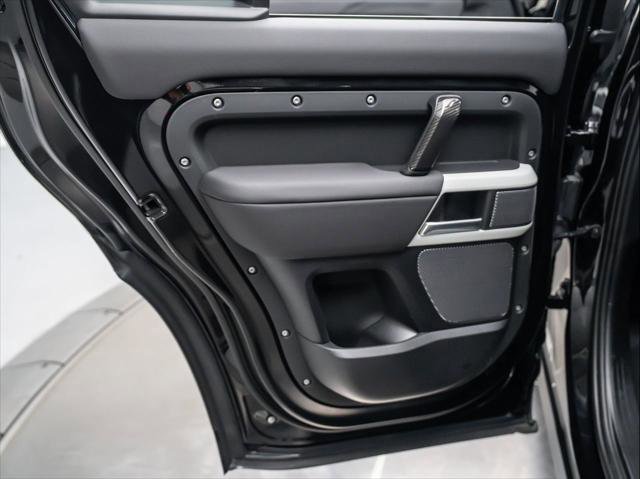 New 2024 Land Rover Defender 110 S image 25
