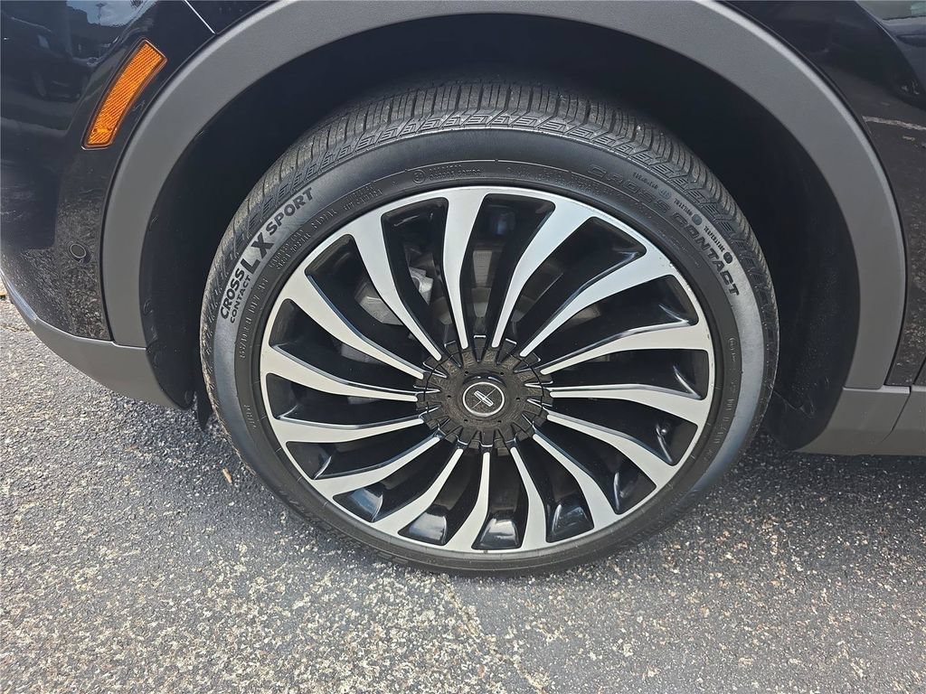 Certified 2023 Lincoln Nautilus Black Label w/ Class II Trailer Tow Package AWD/4WD image 12